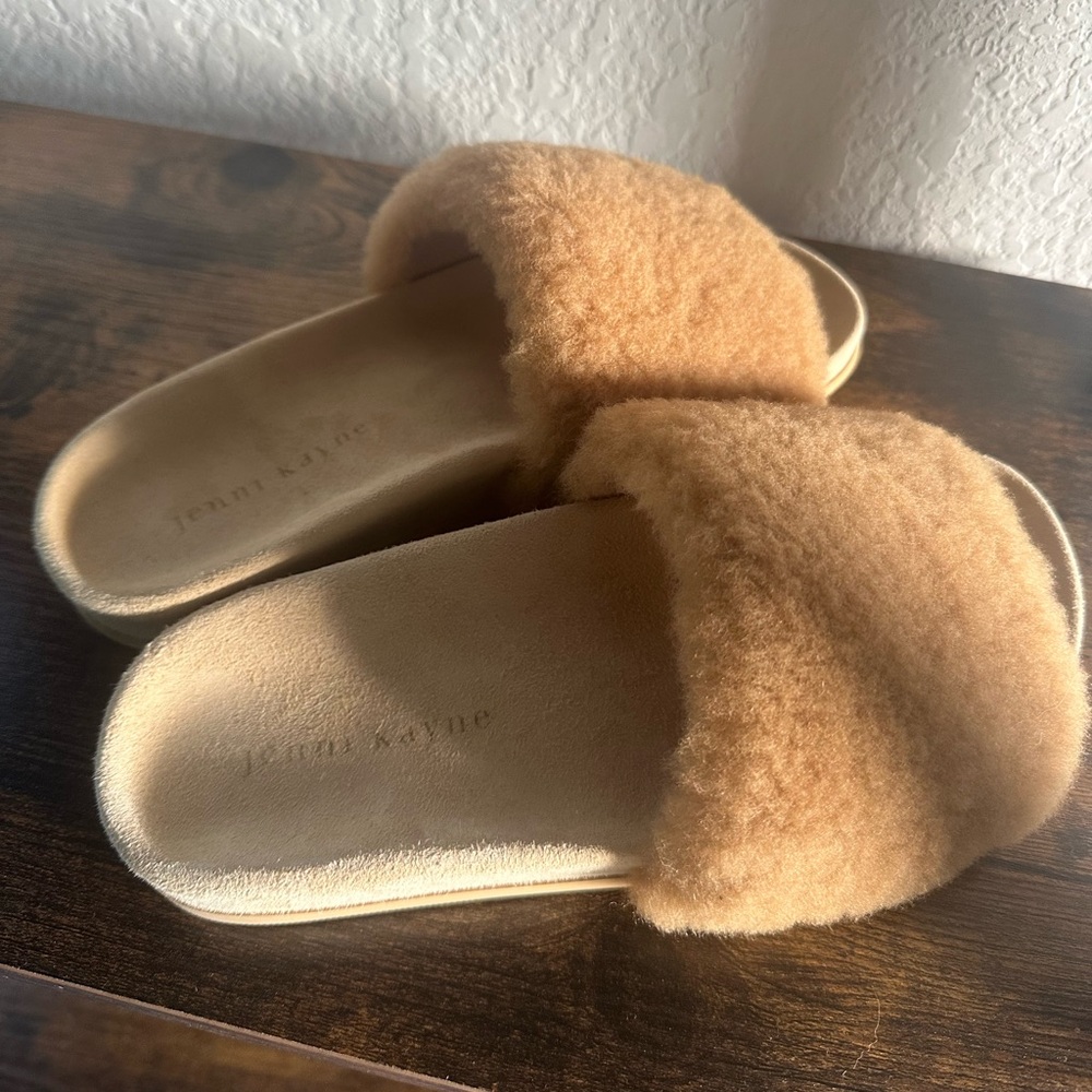 NEW Jenni Kayne Fleece Sandals (never worn)